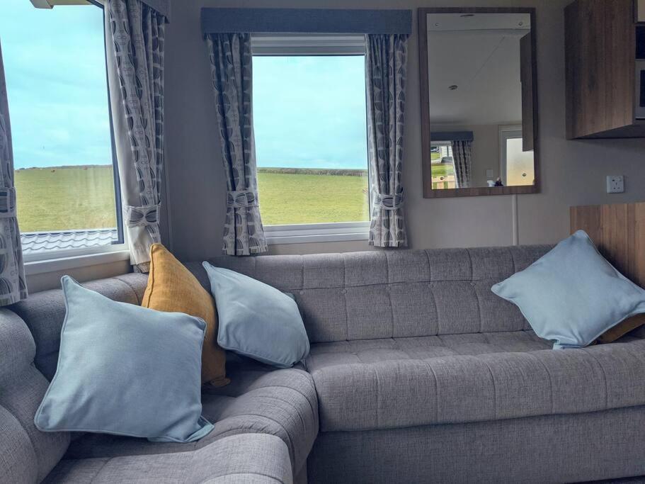 Large 4 Person Couples And Family Caravan In Newquay Bay Resort Esterno foto