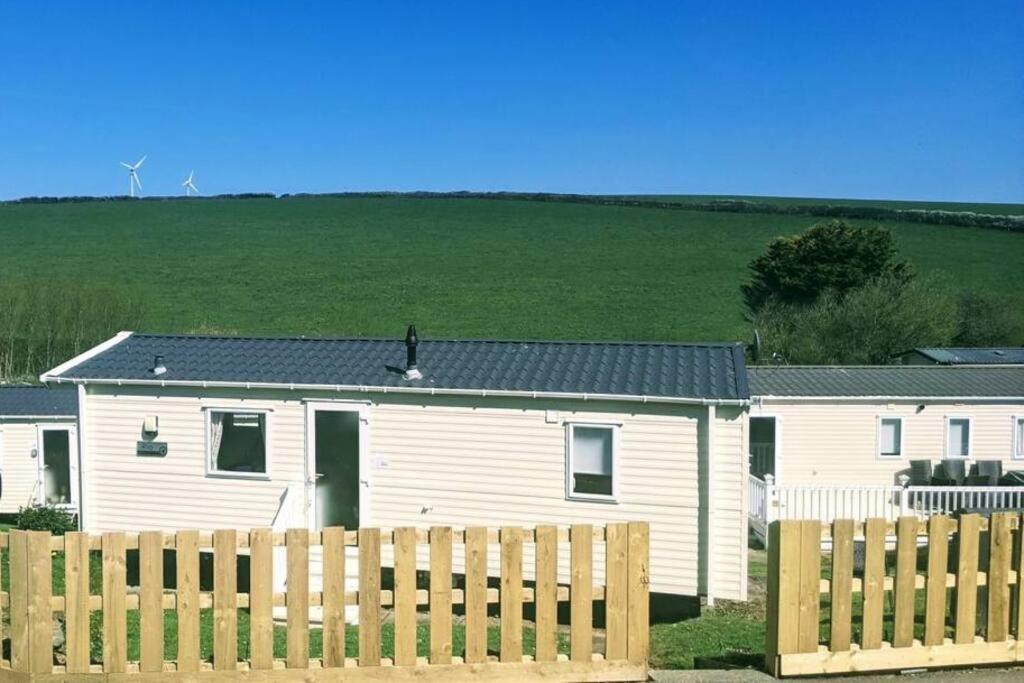 Large 4 Person Couples And Family Caravan In Newquay Bay Resort Esterno foto